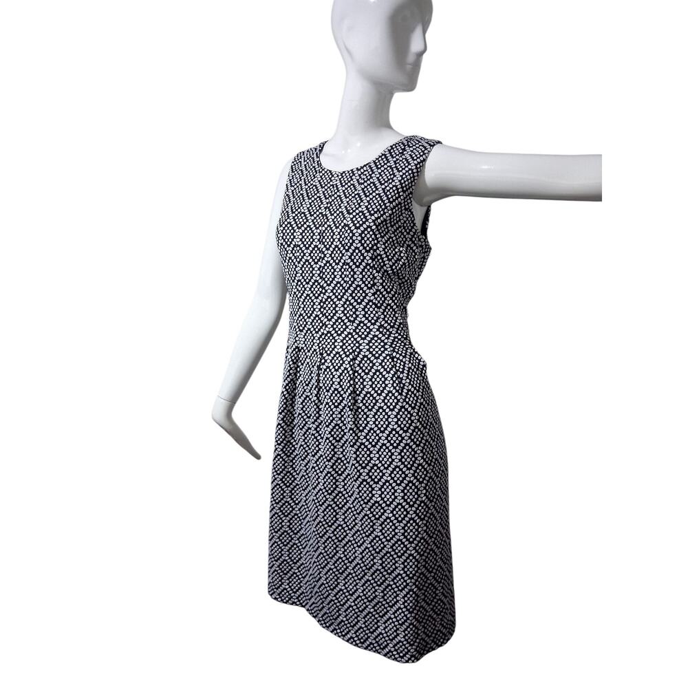Women's size Medium Geometric Casual Pleated Church Normcore Sleeveless Dress - Picture 5 of 11